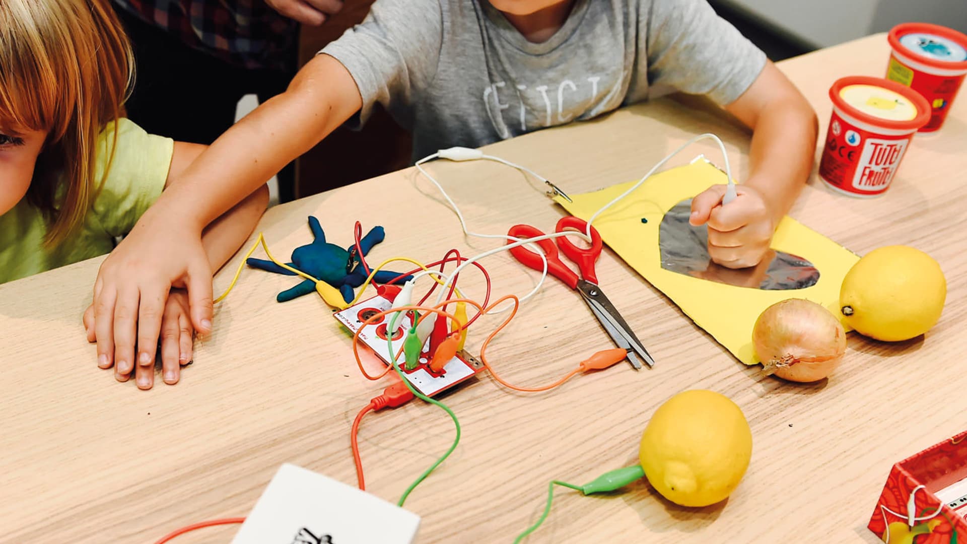 makeymakey_koochisnydmsyaz5f2sw